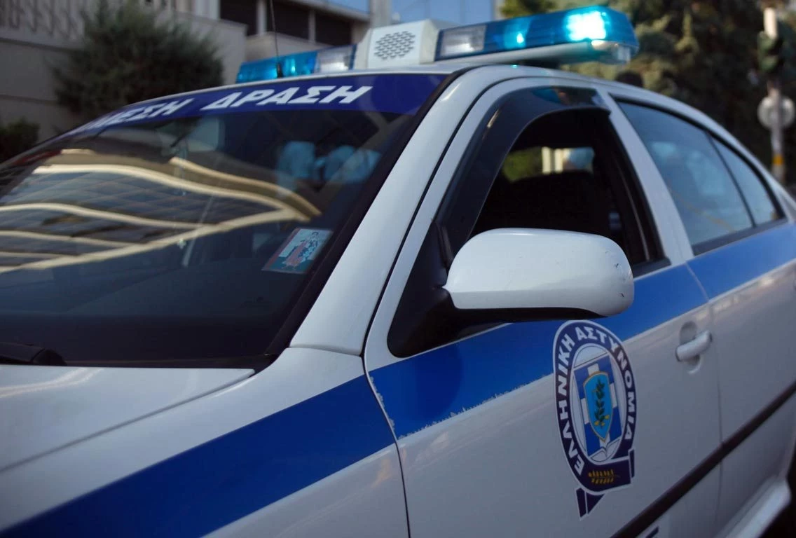 Άρχισαν τα όργανα – Οι οπαδοί της Ντιναμό Κιέβου έκαναν «γυαλιά καρφιά» μαγαζί στο Κολωνάκι